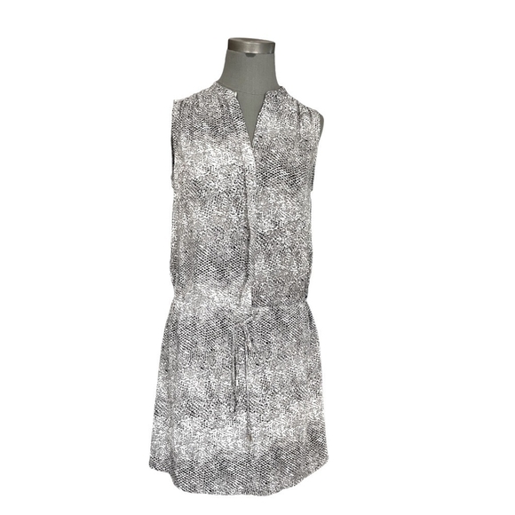 HILARY RADLEY Blouson Dress V-Neck Cinched Waist Black White Gray Casual Dress - Picture 3 of 10